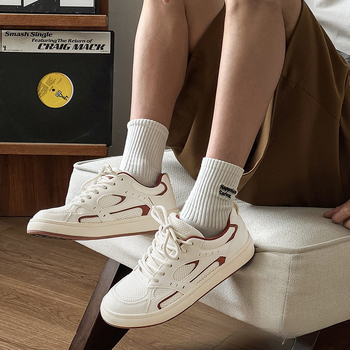 Αναπνέοντα αθλητικά παπούτσια από πλέγμα για άνδρες, ιαπωνικό και κορεατικό στυλ, μοντέρνα, ευέλικτα ανδρικά εξατομικευμένα γκρι casual παπούτσια, νέα μοντέρνα ανδρικά παπούτσια