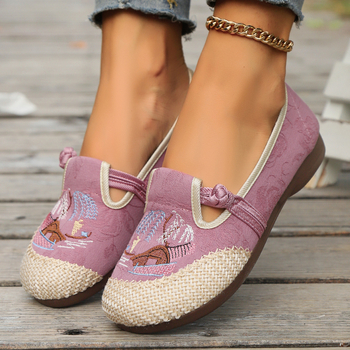 Άνοιξη και Φθινόπωρο 2024 Νέα παλιά υφασμάτινα παπούτσια του Πεκίνου Γυναικεία μονά παπούτσια Νέα κεντημένα παπούτσια κινέζικου έθνικ στιλ με μαλακή σόλα και καρό παπούτσια για μαμάδες