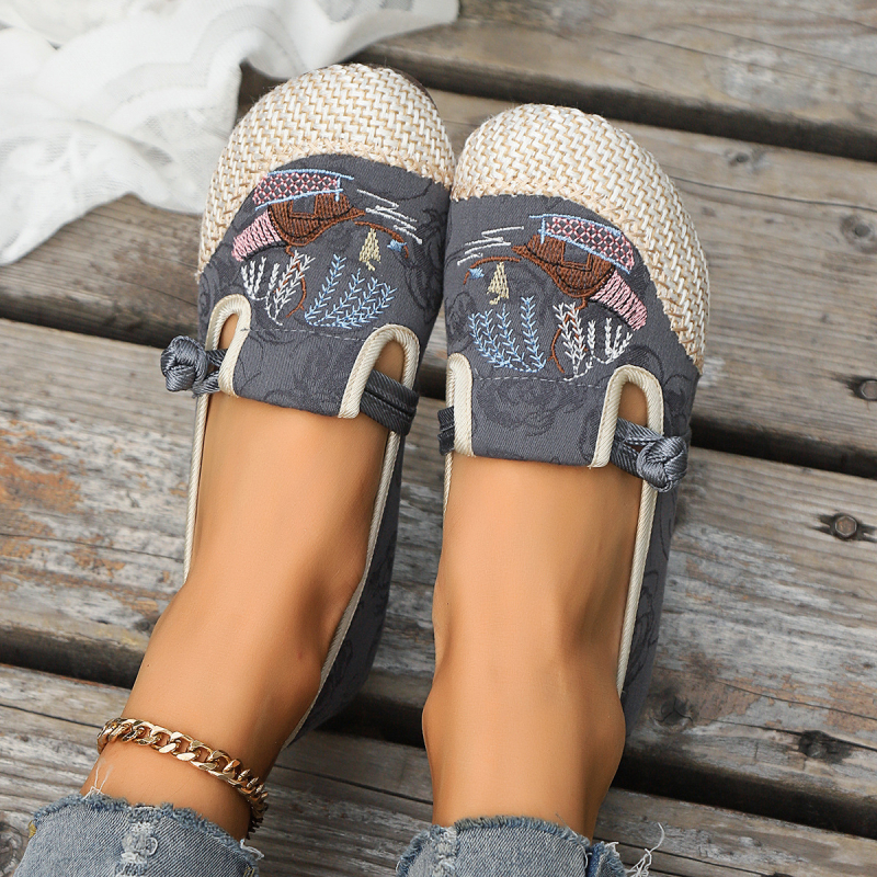 2024 Tavaszi és őszi új, régi pekingi szövetcipők, női egyszínű cipők, új kínai etnikai stílusú hímzett cipők, puha talpú, kockás mintás anyacipők