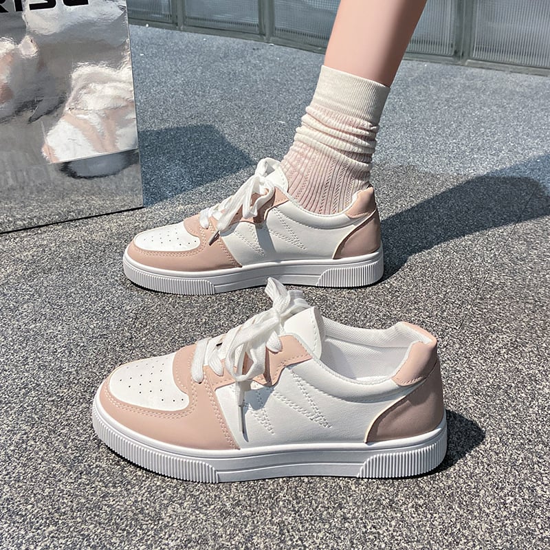 Balti batai moterims 2025 m. pavasario nauji gatvės stiliaus madingi batai sekli burna kvėpuojantys korėjietiško stiliaus studentų laisvalaikio sportbačiai