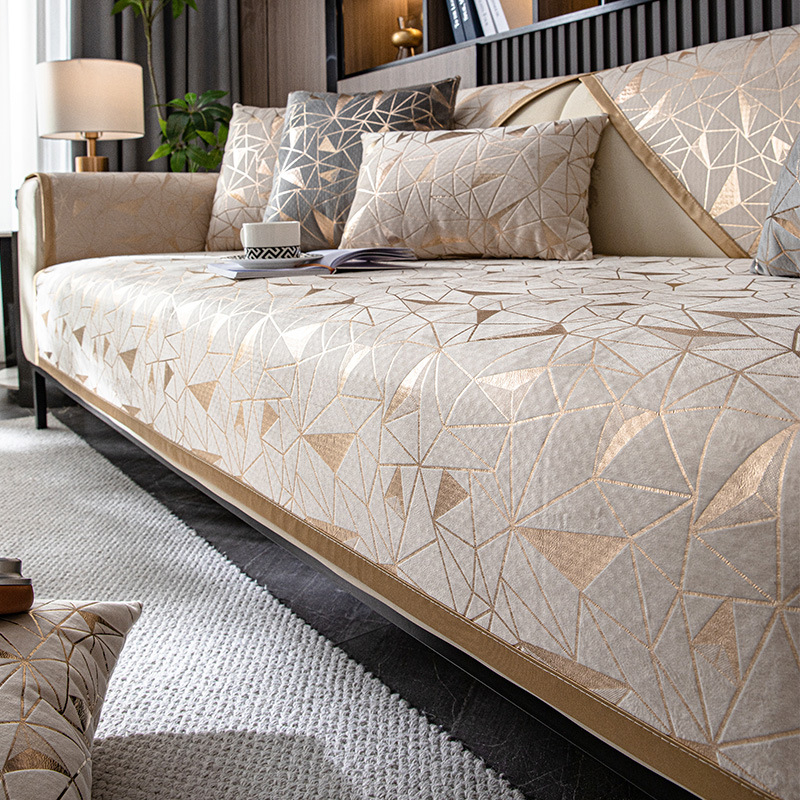 Egyszerű európai könnyű luxus stílusú kanapépárna, csúcskategóriás zsenília bronzosító kézműves párna, négy évszakos univerzális csúszásmentes kanapéhuzat