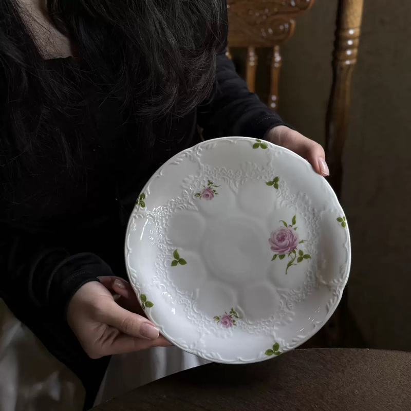 Prancūziškas vintažinis vintažinis reljefinis gėlių keraminis puodelis ir lėkštutė popietės arbata kava desertas namų apyvokos vakarietiški pusryčių lėkštė