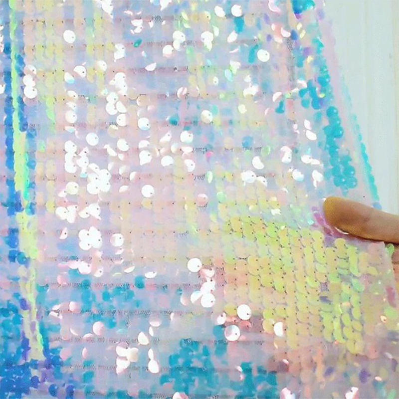 Temu kohapealne piiriülene tikitud litritega aknakatte varrastega viimistletud kardin pulmapeo kaunistuseks mõeldud taustkangas