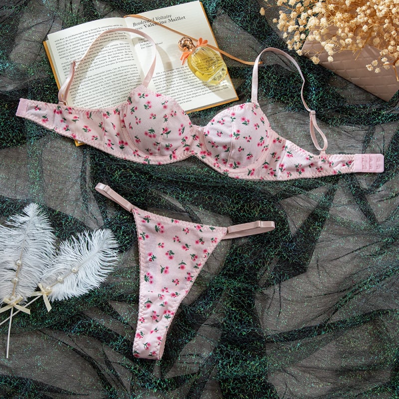 Vasaros europietiško ir amerikietiško stiliaus tarpvalstybinis „Amazon“ karšto pardavimo seksualus briaunotas pastoracinis gėlių megztas seksualus apatinių komplektas moterims
