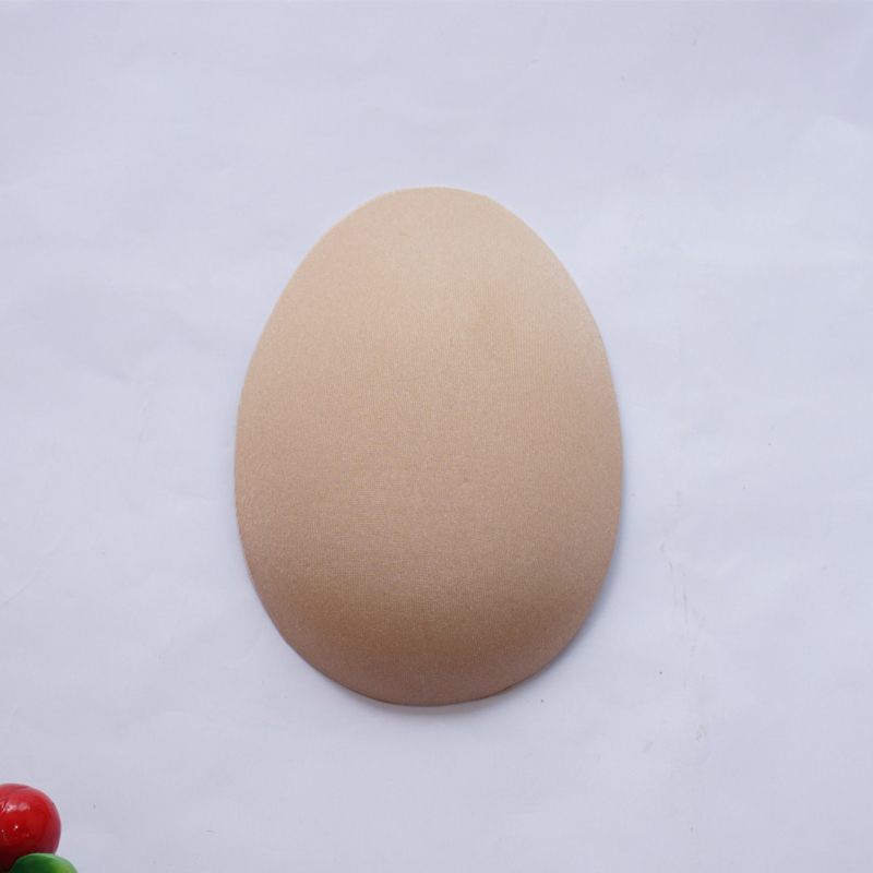 Vyrams skirti padidinti krūtinės raumenys. Silikoninės vyriškos krūtinės pagalvėlės.