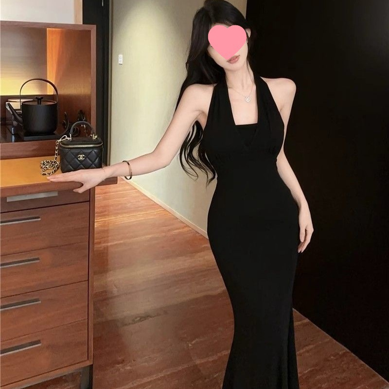 Nyári új halfarkú szoknya ruha lánccal, nyakpántos, hát nélküli, karcsú derekú, rakott hosszú szoknya, tiszta vágy, dögös lány stílusa