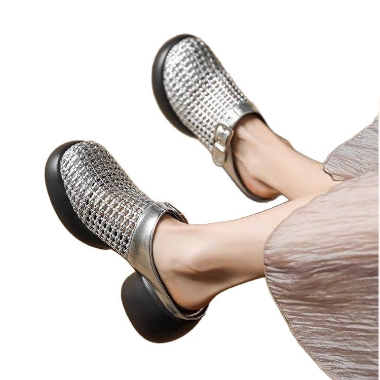 Vintažinio stiliaus siuvinėtos diržo sagtimi su tuščiavidurėmis nosimis moteriškos šlepetės su diržo sagtimi, naujos, vasarinės, storu kulnu, storu apačia, viduriniu kulnu, austos, pusšlepetės su skylutėmis