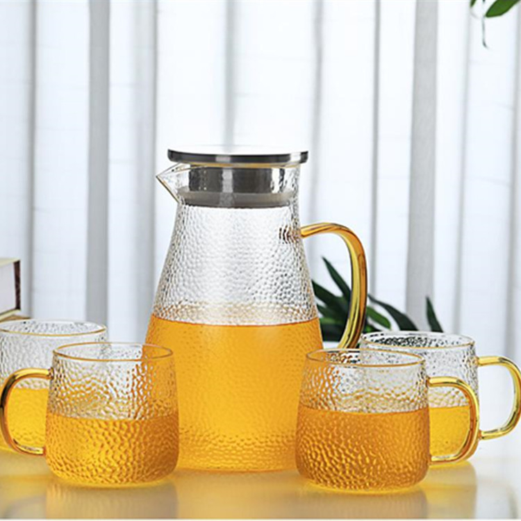 Kaltinis borosilikatinio stiklo sulčių puodelis su nerūdijančio plieno dangteliu, spalvinga rankena, arbatinukas su didele talpa, šaltas virdulys