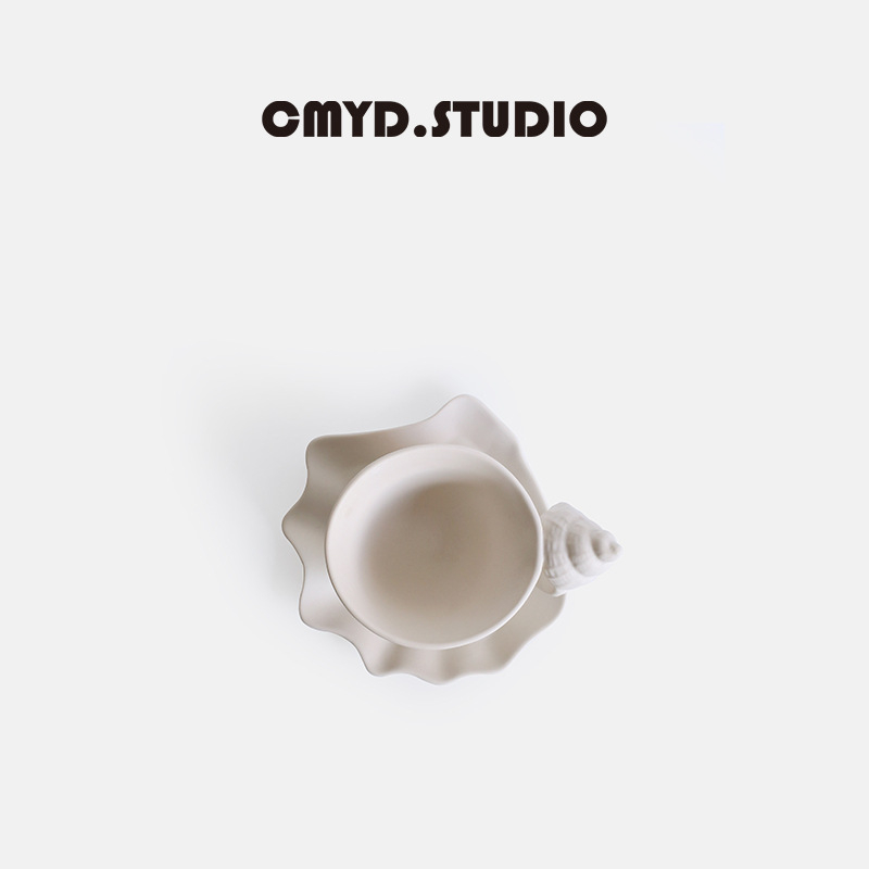 „Conch Cup“ 1 vnt. kūrybingas matinis keraminis kavos puodelis ir lėkštutė su retro reljefiniu „shell“ ženklu poros puodelio dovana