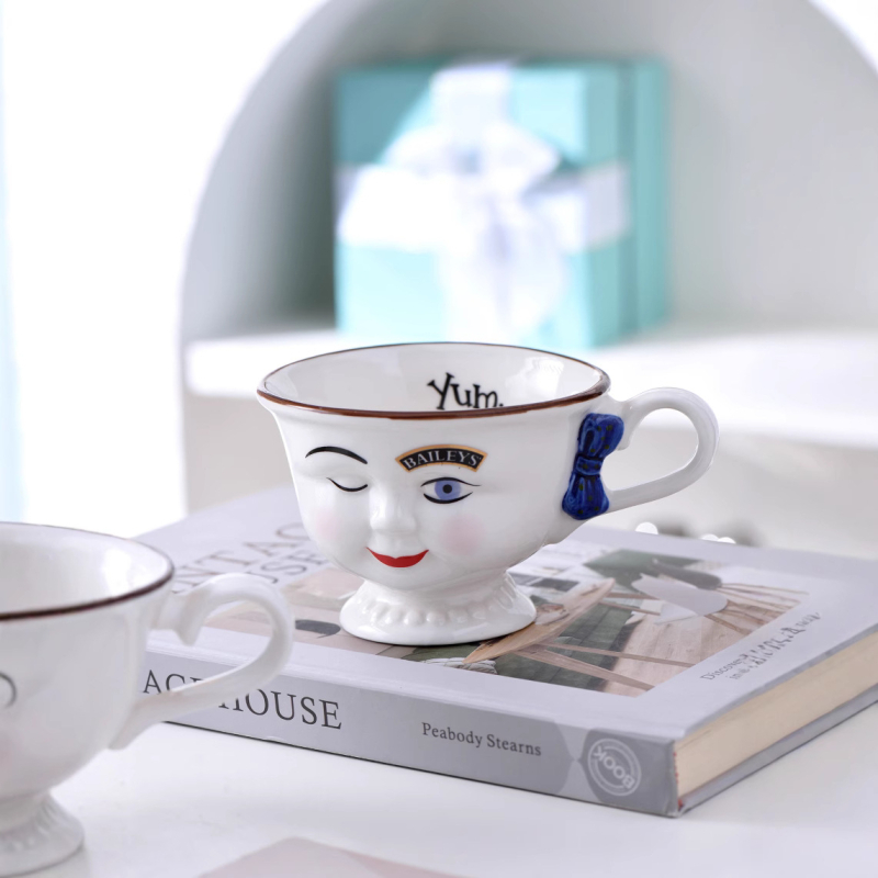 Loominguline retro näoga vibu paaritassi kontorikohvipiima keraamiline kruus