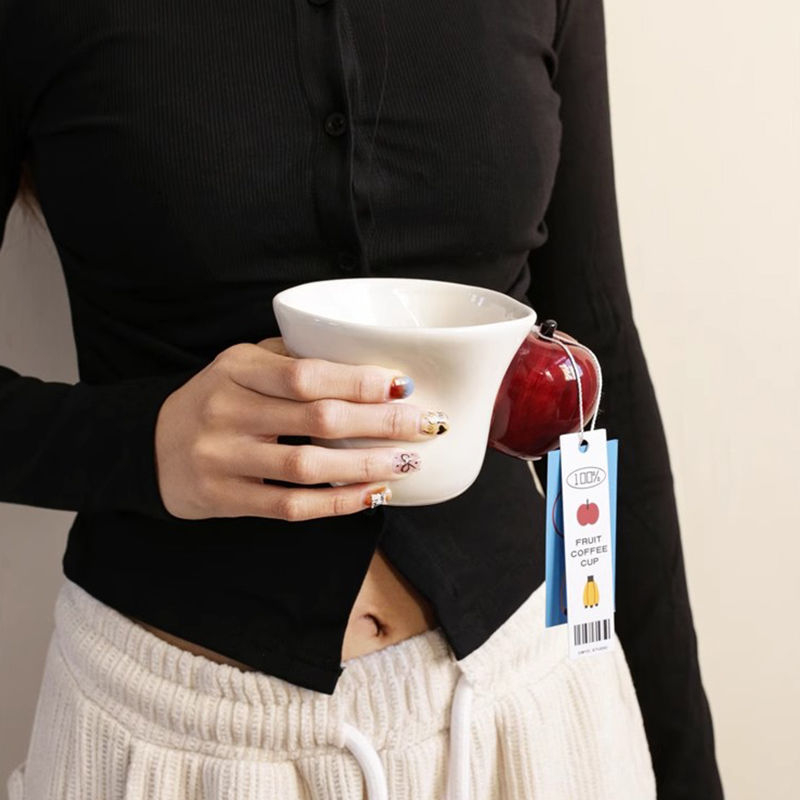 [1375 kolekcija] Obuolių ir bananų puodelis, bananas, obuolys, obuolių draugai, keraminis puodelis, kavos puodelis, gimtadienis, vyriškas