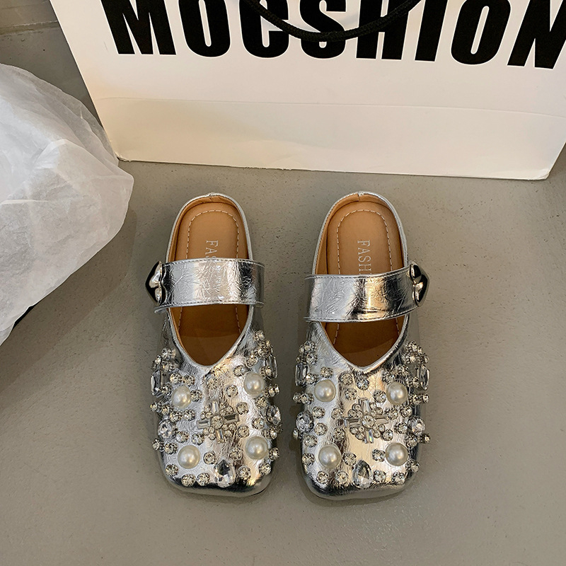 2025 m. naujo stiliaus „Baotou“ šlepetės, moteriškas apranga, pavasario ir vasaros madingi plokščiapadžiai bateliai su cirkonio perlų kvadratine galvute, moteriški batai