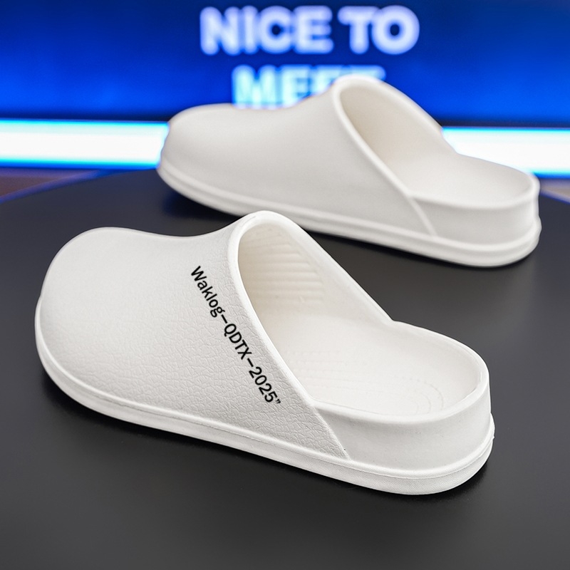 Piiriülesed Baotou sussid meestele, kes kannavad libisemiskindlaid veekindlaid pedaalidega poolhaagisega spordi- ja vabaaja rannasandaale, mis on terve põlvkonna juukseid