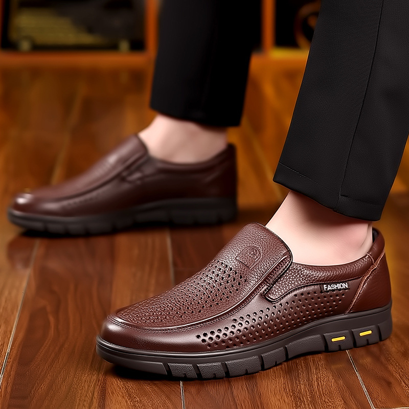 Sandale din piele transfrontaliere, vară, stil nou, pedale respirabile cu goluri, pantofi de afaceri casual pentru bărbați, talpă moale, antiderapantă, pantofi de tată de vârstă mijlocie