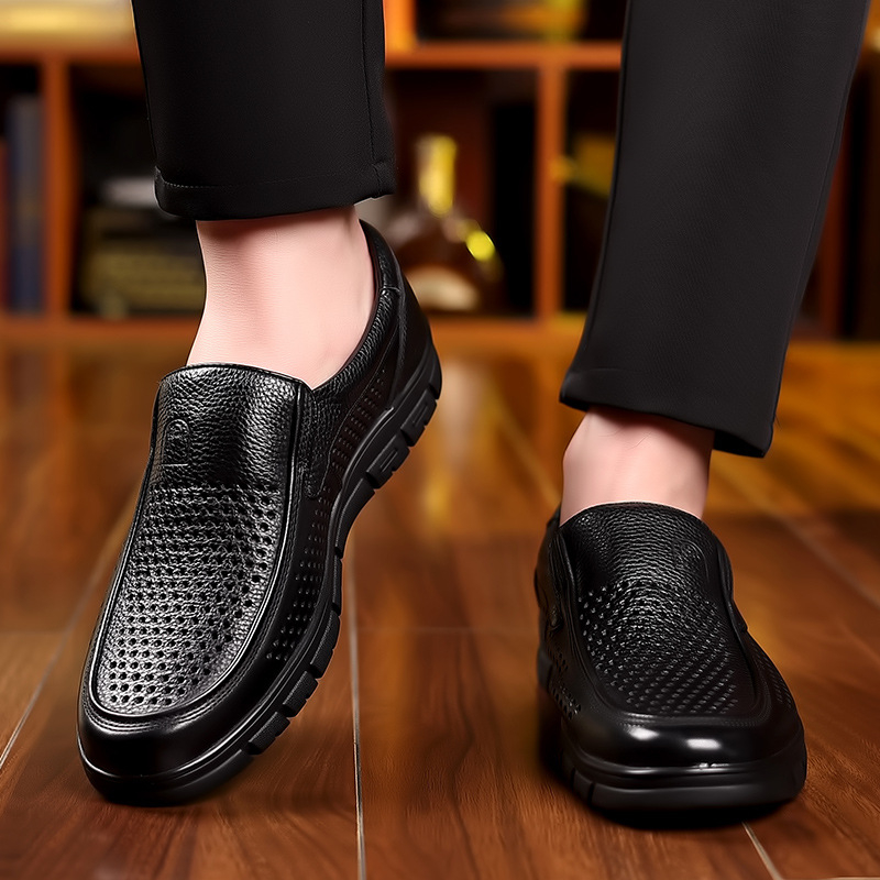 Sandale din piele transfrontaliere, vară, stil nou, pedale respirabile cu goluri, pantofi de afaceri casual pentru bărbați, talpă moale, antiderapantă, pantofi de tată de vârstă mijlocie