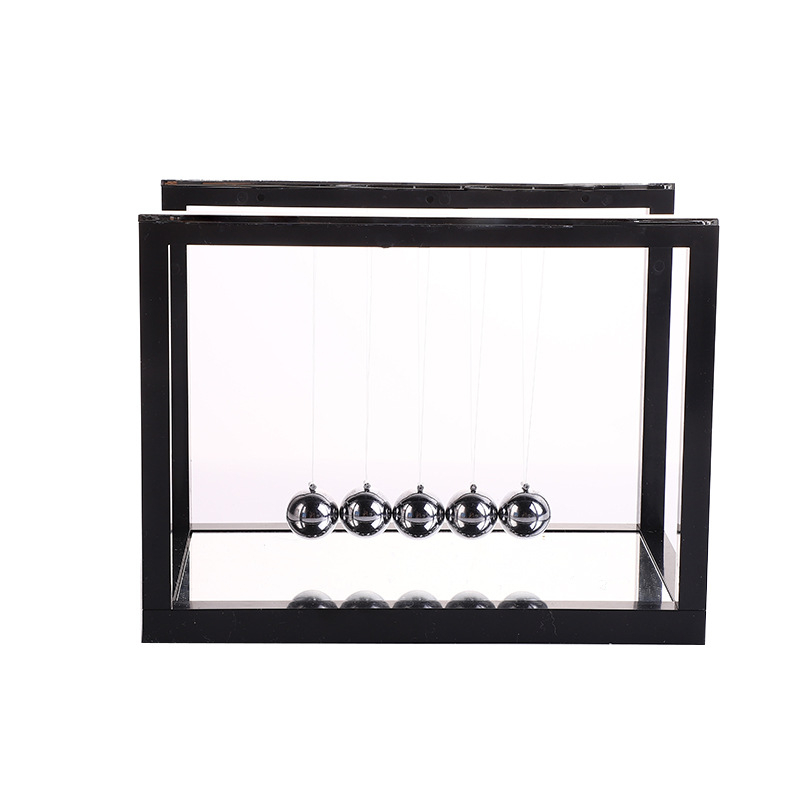 Loomingulised kaunistused, klaasist peegel, Newtoni pendel, piljardikuul, füüsikaseadus, löögitasakaalupall, õpetajapäeva kingitus õpilasele