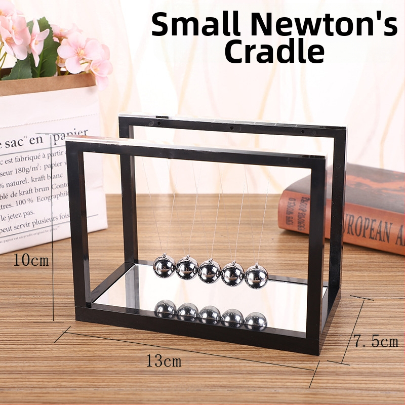 Loomingulised kaunistused, klaasist peegel, Newtoni pendel, piljardikuul, füüsikaseadus, löögitasakaalupall, õpetajapäeva kingitus õpilasele