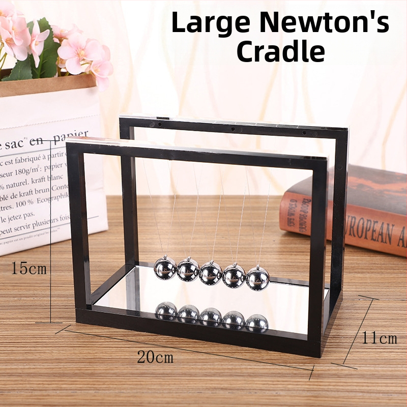 Loomingulised kaunistused, klaasist peegel, Newtoni pendel, piljardikuul, füüsikaseadus, löögitasakaalupall, õpetajapäeva kingitus õpilasele