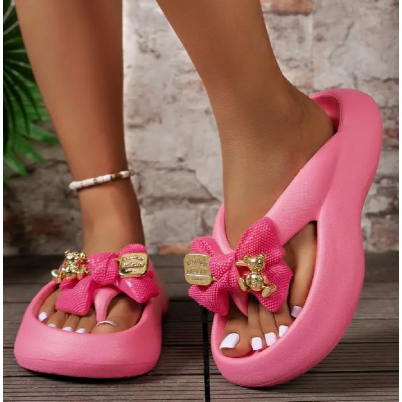 Moteriškos vasarinės laisvalaikio šlepetės su mielu animacinio meškiuko kaspinu