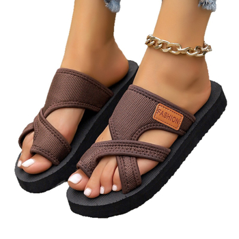 Határokon átnyúló nagyméretű lapos papucsok nőknek 2025 nyári új stílusú szövet divatos hétköznapi csapat népszerű papucsok nőknek