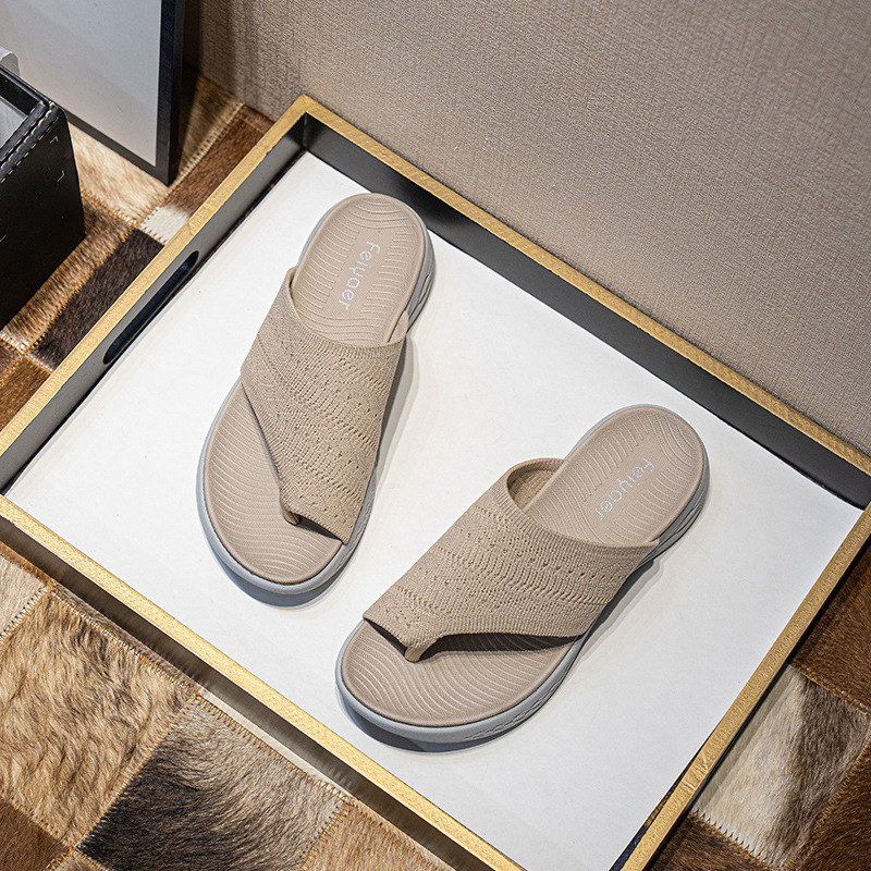 Külkereskedelmi papucsok nőknek 2025 Új flip-flopok, kényelmes, könnyű, divatos és sokoldalú külső ruházati strandszandálok