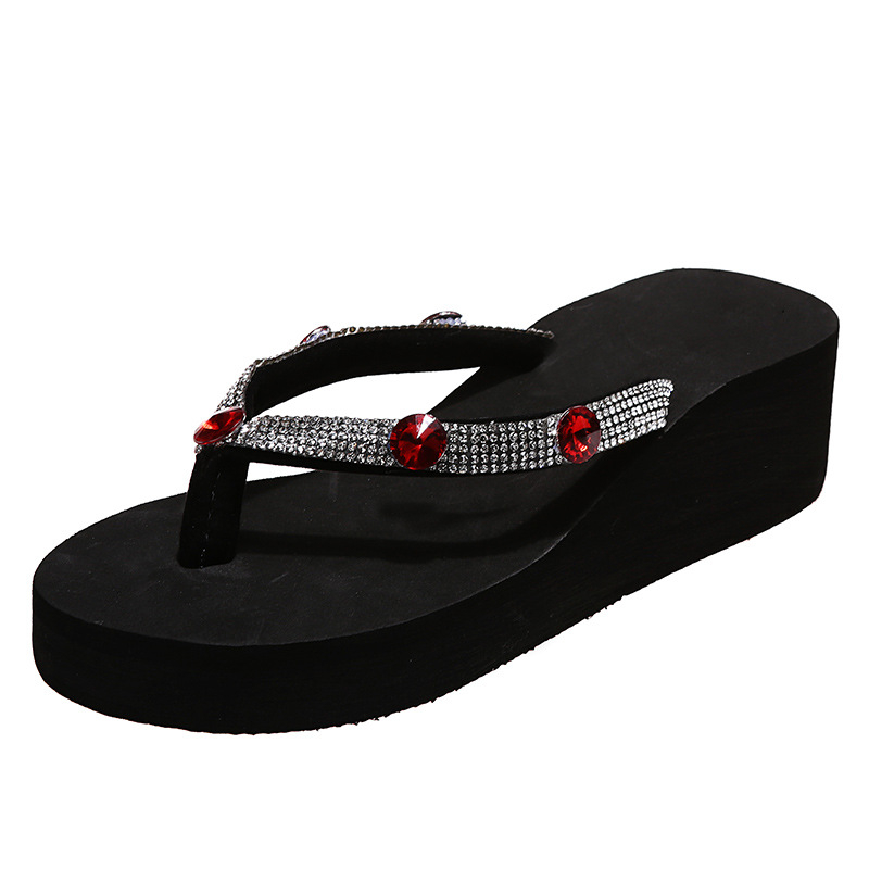 Európai és amerikai határokon átnyúló, plus size vastag aljú, ék alakú papucsok női 2025 nyári új strasszos flip-flopok divatos strandpapucsok
