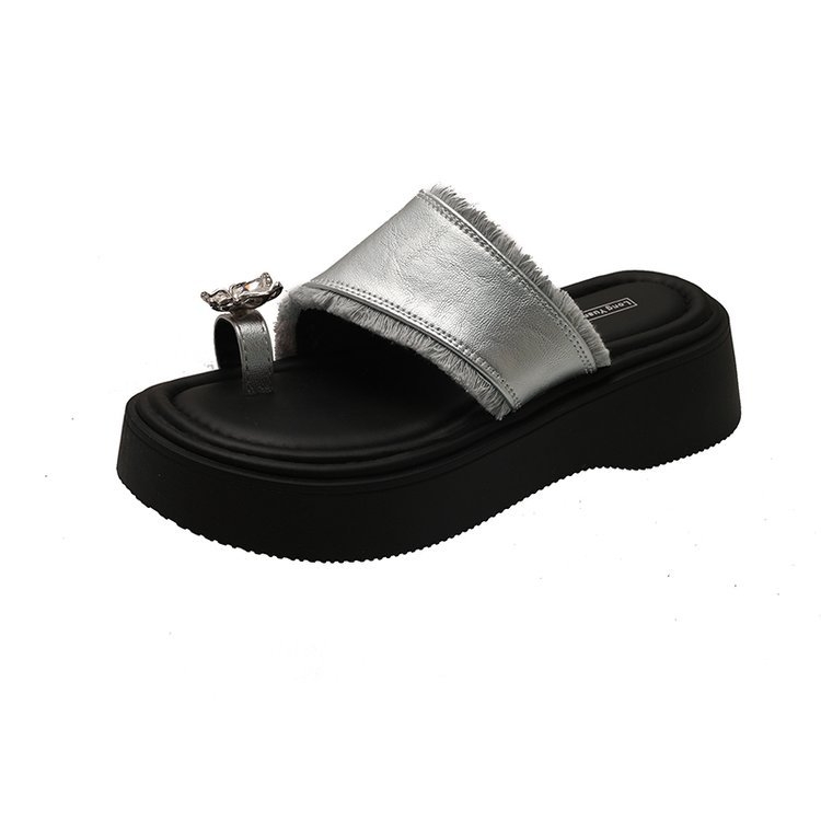 Vastag talpú, platformtalpú, tangaorrú női papucsok 2025-ös nyárra, új koreai stílusú, hétköznapi, lapos talpú papucsok