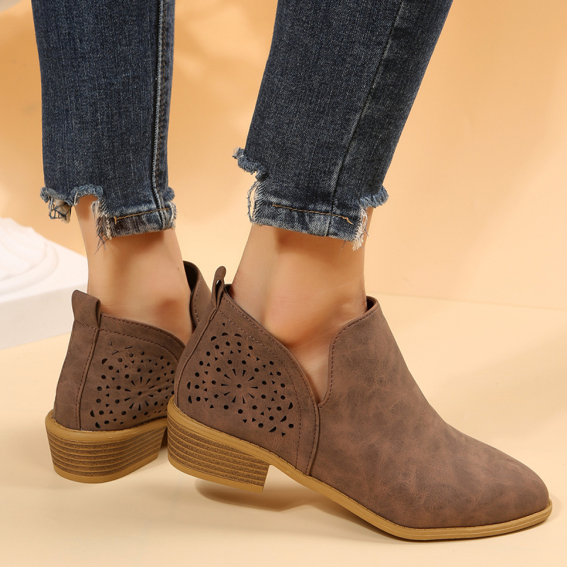 Europos ir Jungtinių Valstijų užsienio prekybos plius dydžio tuščiaviduriai trumpi batai 2025 keturių sezonų Martino smailiomis rankovėmis su moteriškų viengubų batų gamintojais didmeninė prekyba