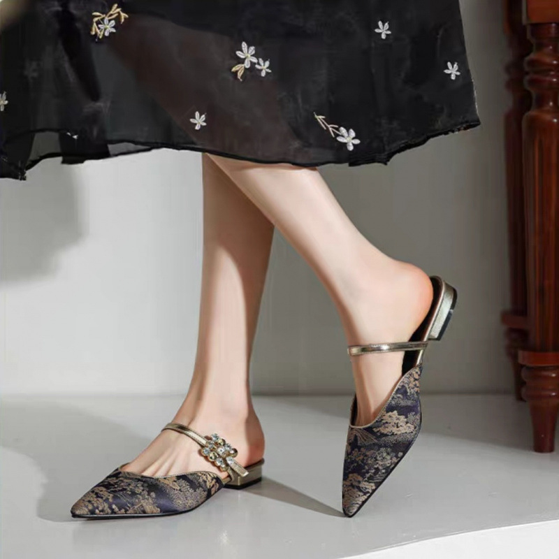 Naujos kiniško stiliaus žakardo, kalnų krištolinės, žemakulnės šlepetės moterims, vasarinės, naujos, stilingos, storakulnės, smailios nosies, basutės su tingiu padu