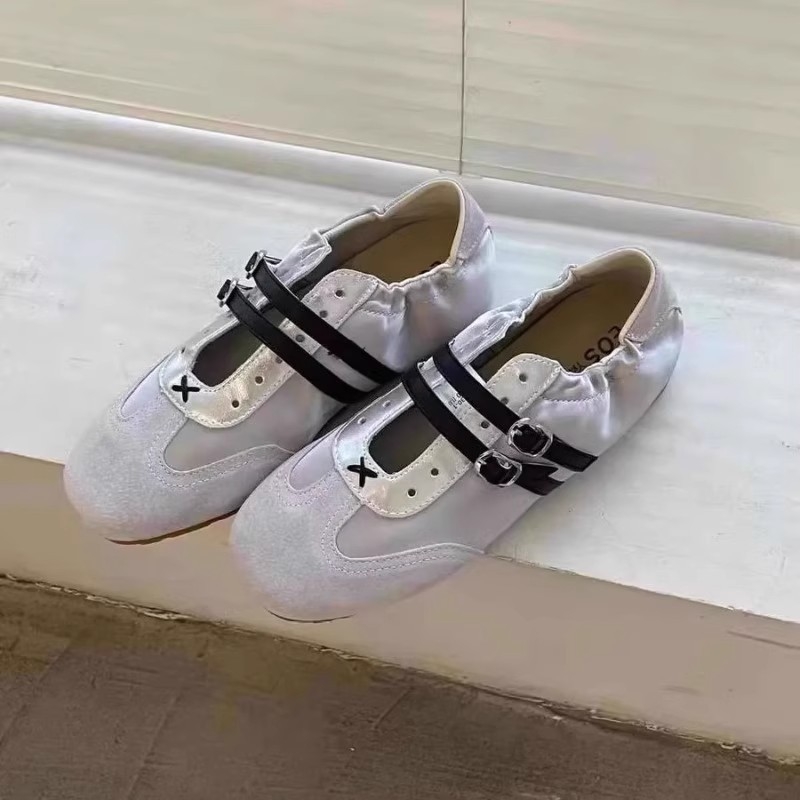 2025-ös divatos új stílusú, kétsoros, üreges, matt, német edzőcipők nőknek, retró színű, lapos sportcipők