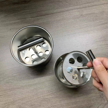 Naujas buitinis nerūdijančio plieno presavimo mėsos kukulių gamintojas virtuvėje, rankomis presuojamas daugiafunkcis krevečių stumdomas pelėsis