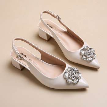 Prantsuse kividega varvastega sandaalid naistele 2025. aasta suvised libistatavad terava ninaga moodsed kingad lillelised elegantsed kontsad Ol naiste kingad trendikad