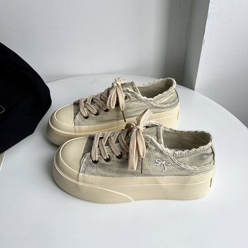 Pantofi sport din pânză albastră denim pentru femei, cu două uzuri, vara 2025, pantofi versatile de nișă, respirabili, adidași cu slip-on, jumătate de drag