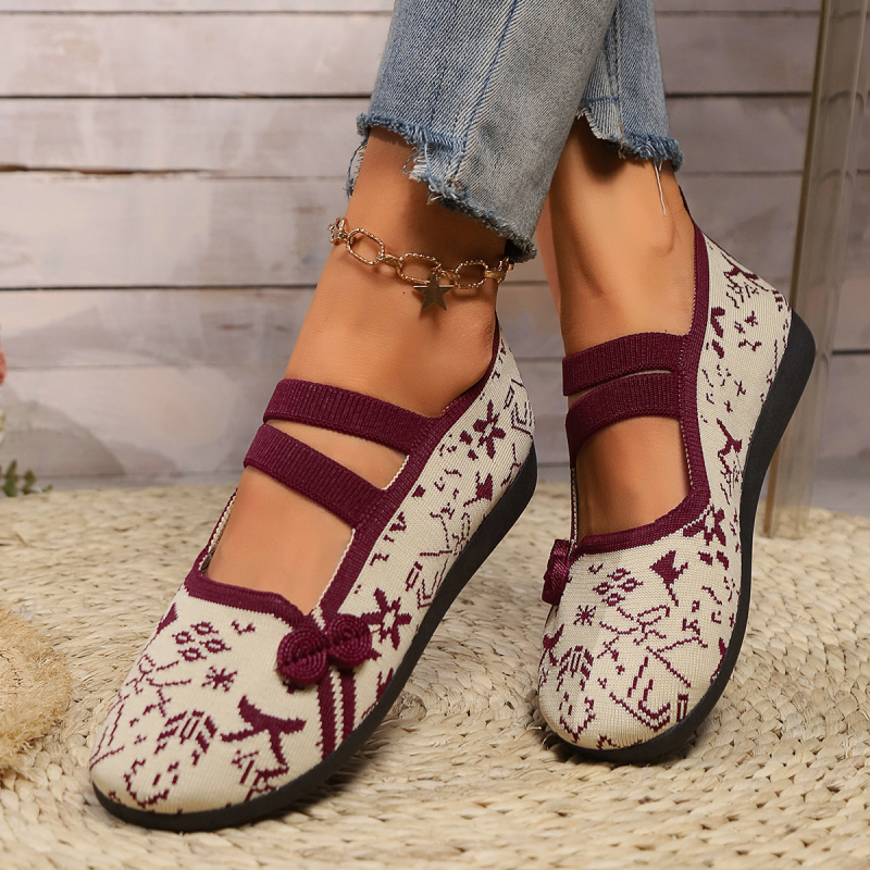 Külkereskedelmi sekély szájú 2024-es cipők Női nyári új divatos színben illeszkedő bebújós kényelmes, lélegző, alkalmi, lusta cipő