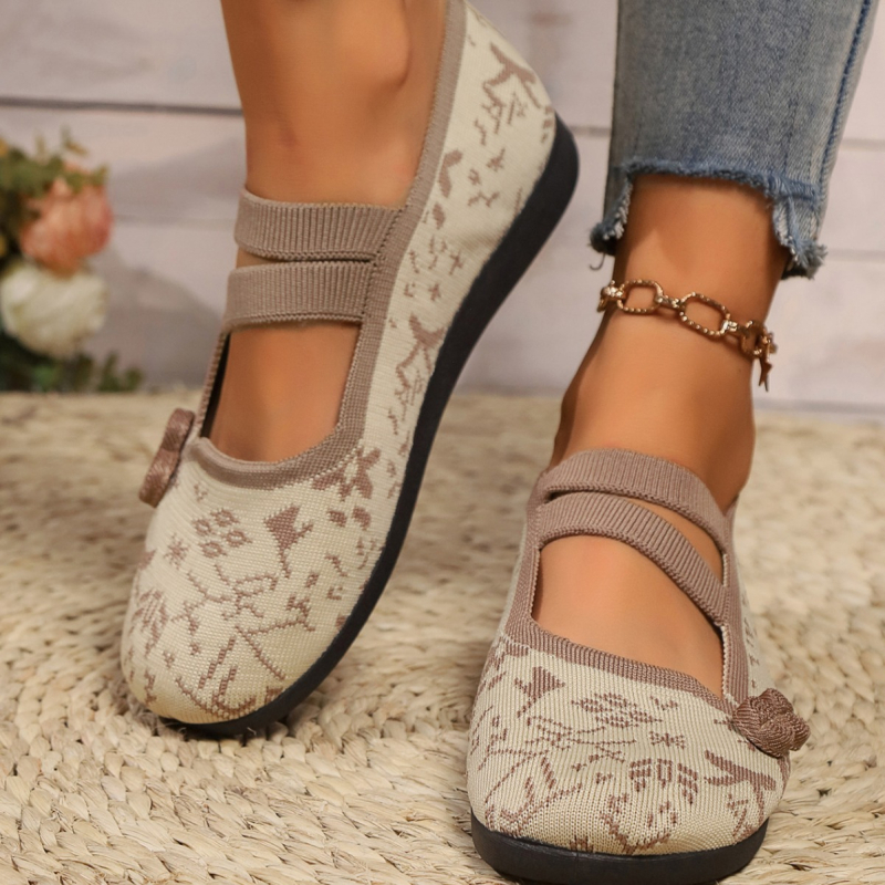 Külkereskedelmi sekély szájú 2024-es cipők Női nyári új divatos színben illeszkedő bebújós kényelmes, lélegző, alkalmi, lusta cipő