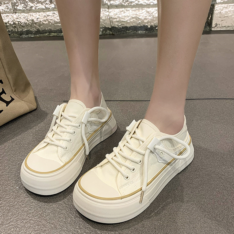 2023 m. vasaros nauji madingi „muffin“ storu dugnu retro stiliaus drobiniai bateliai su didele galva korėjietiški laisvalaikio sportiniai bateliai moterims.