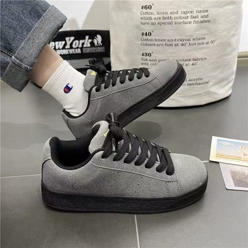 2024-es nyári új sikkes vastag talpú diákcipő, megnövelt talppal, szerelmesek kenyércipője, sport- és hétköznapi gördeszkás cipők