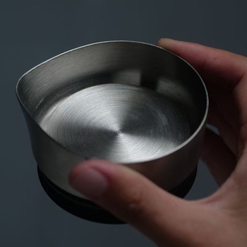 Nerūdijančio plieno dangtelio sulčių gėrimų ąsotis gintaro sparno stiklinis šalto vandens ąsotis didelės talpos buitinis šalto virinto vandens ąsotis