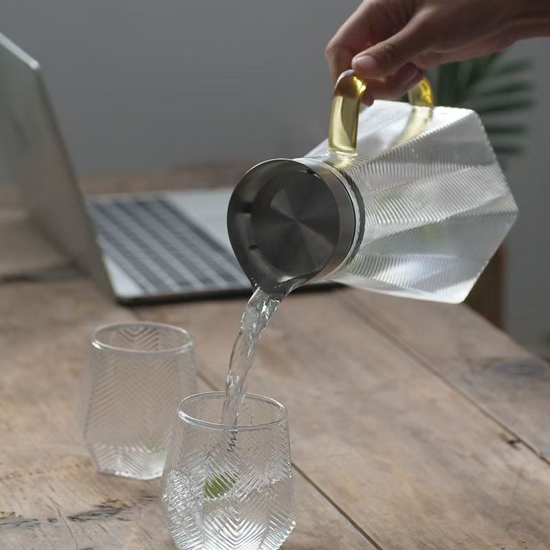 Nerūdijančio plieno dangtelio sulčių gėrimų ąsotis gintaro sparno stiklinis šalto vandens ąsotis didelės talpos buitinis šalto virinto vandens ąsotis