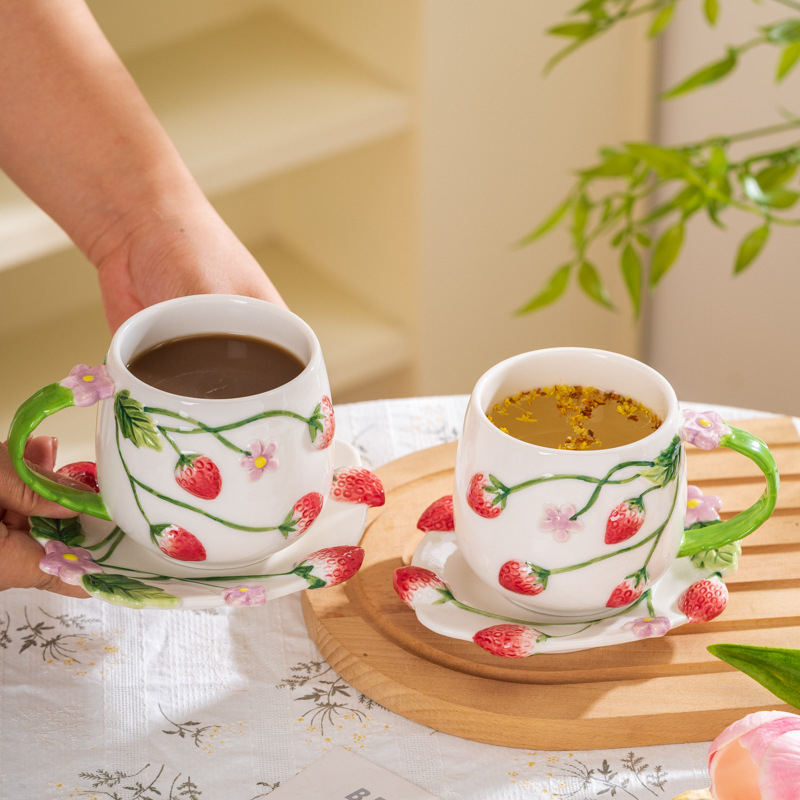 Puhtalt käsitööna valminud käsitsi maalitud keraamiline kohvitass, glasuurialuse värviga hommikusöögitass, veetass, kruus, uhke keraamiline tass ja alustass