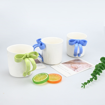 Uus stereo vibukujuline keraamiline tasskruus lisab suurepärase välimusega joogivee paarile kohvitassi