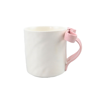 Uus stereo vibukujuline keraamiline tasskruus lisab suurepärase välimusega joogivee paarile kohvitassi