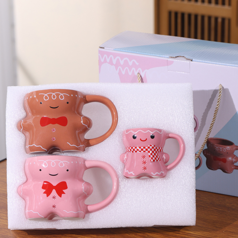 Hulgimüük armas piparkoogimees tassikujuline poisi ja tüdruku kruus paarile tass keraamiline veekruus väärtuslik suveniir