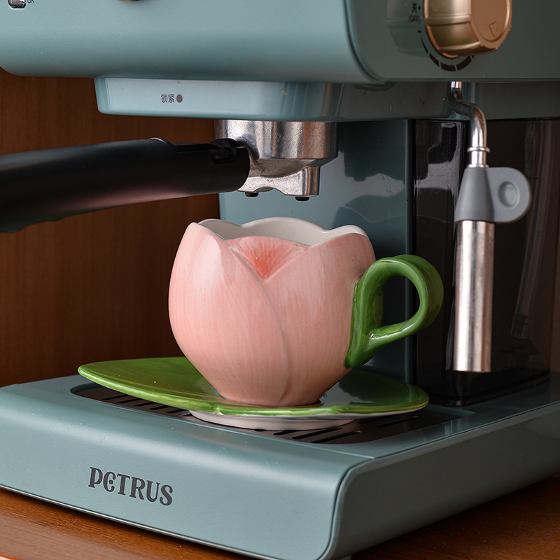 Vintage käsitsi maalitud glasuurialune tulbilillekujuline kohvitass, alustass, tõmmatav lilletass, pärastlõunane tass, niši kingitus