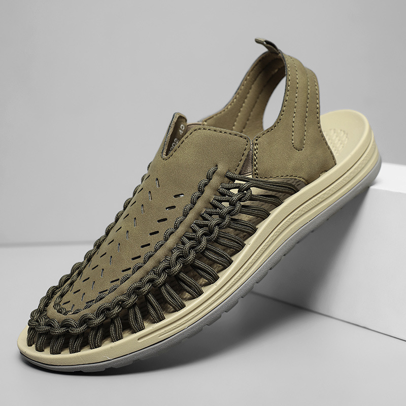 2025 Új, határokon átnyúló szandálok Férfi nyári üreges, lélegző strandcipők Férfi szőtt, jellegzetes, puha talpú, bebújós férfi cipők