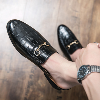 2024 Nyári Új Férfi Alkalmi Baotou Félig Kemény, Határokon Átnyúló, Plus Size Koreai Stílusú, Lazy Félig Kemény, Brit Bőr Kis Cipő Férfiaknak