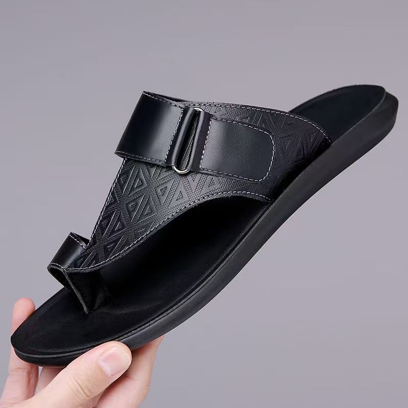 Férfi flip-flopok 2025 nyári dombornyomott bőr felső rétegű marhabőr orrú szandál sport szabadidős szandálok