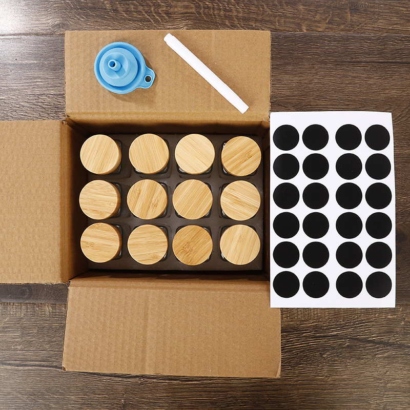 „Amazon“ prieskonių buteliukas 120 ml kvadratinis prieskonių buteliukas su bambuko mediniu dangteliu ir prieskonių indeliu su etikete, 4 uncijų prieskonių indelis