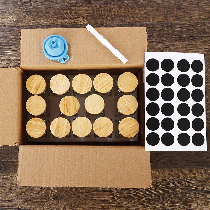 „Amazon“ prieskonių buteliukas 120 ml kvadratinis prieskonių buteliukas su bambuko mediniu dangteliu ir prieskonių indeliu su etikete, 4 uncijų prieskonių indelis