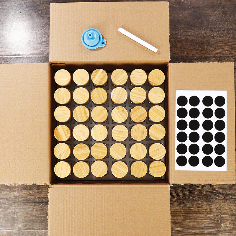 „Amazon“ prieskonių buteliukas 120 ml kvadratinis prieskonių buteliukas su bambuko mediniu dangteliu ir prieskonių indeliu su etikete, 4 uncijų prieskonių indelis